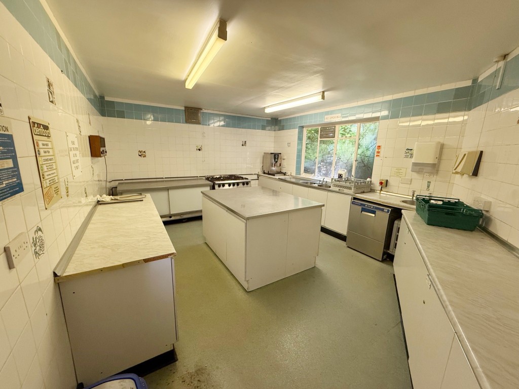 Lot: 21 - FORMER COMMUNITY HALL WITH DEVELOPMENT POTENTIAL - Commercial Kitchen